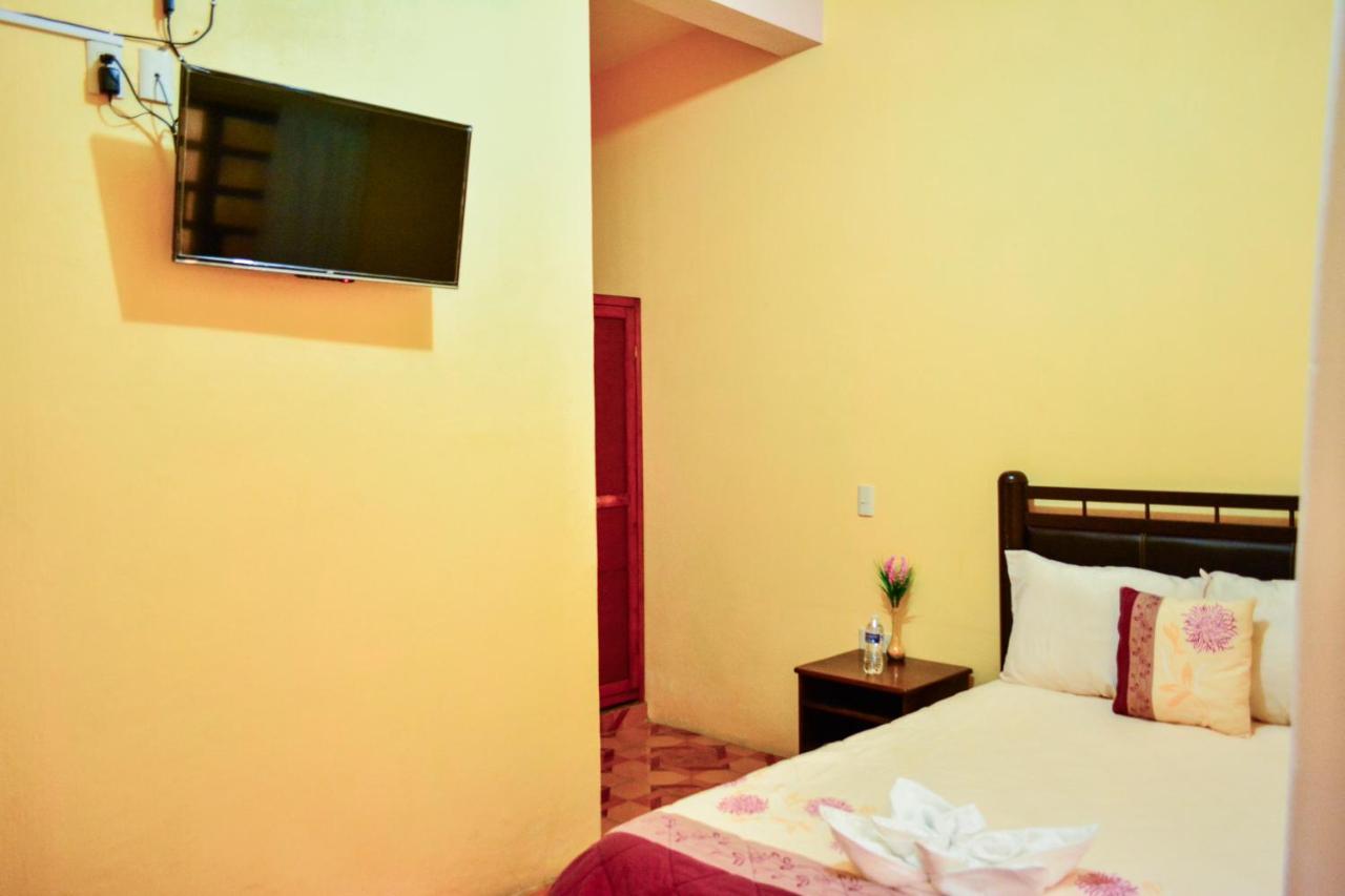 Hotel Edelmira โกมิตัน เด โดมิงเกซ ภายนอก รูปภาพ