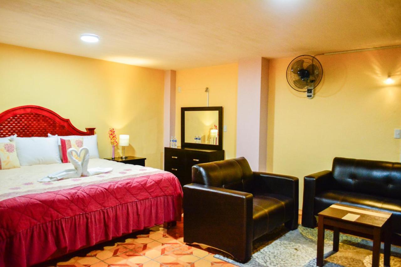Hotel Edelmira โกมิตัน เด โดมิงเกซ ภายนอก รูปภาพ